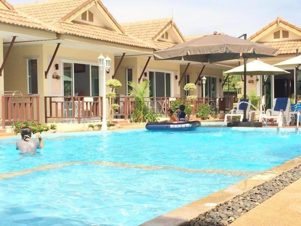 Charm Resort Cha-Am Buitenkant foto