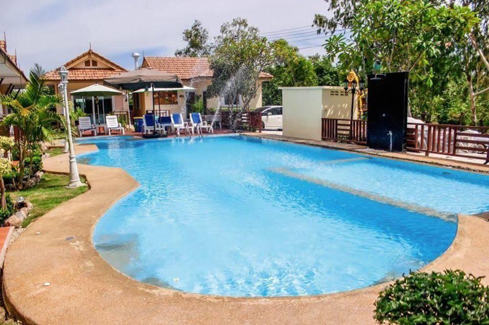 Charm Resort Cha-Am Buitenkant foto